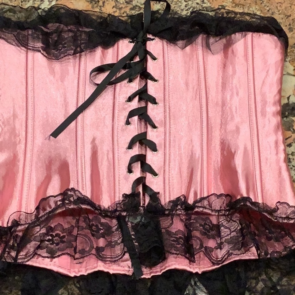 Vintage Corset Size Large Satin Pink & Black Lace & Bows Details. - Picture 5 of 11